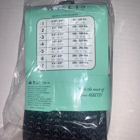 SPANX Assets by Sara Blakely Shaping Tights. Textured Wish Bone. Black. Size 2 - Picture 6 of 10